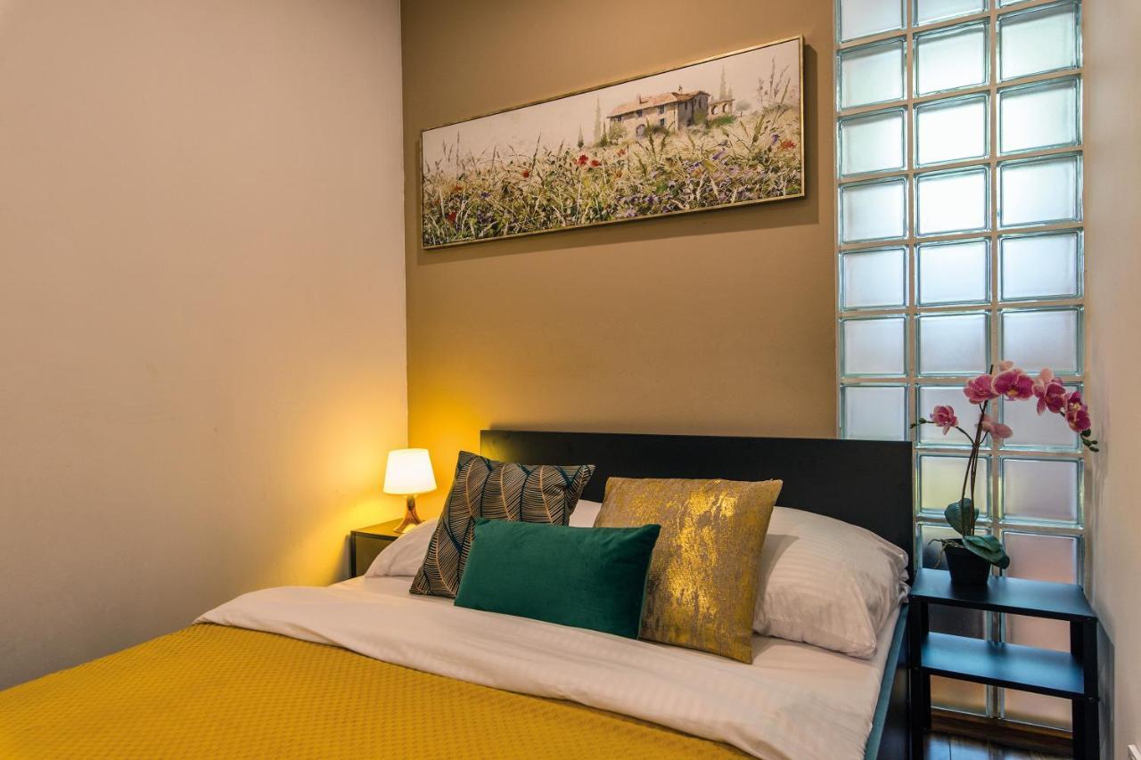 Galeria Italiana Apartments วรอตซวาฟ ภายนอก รูปภาพ